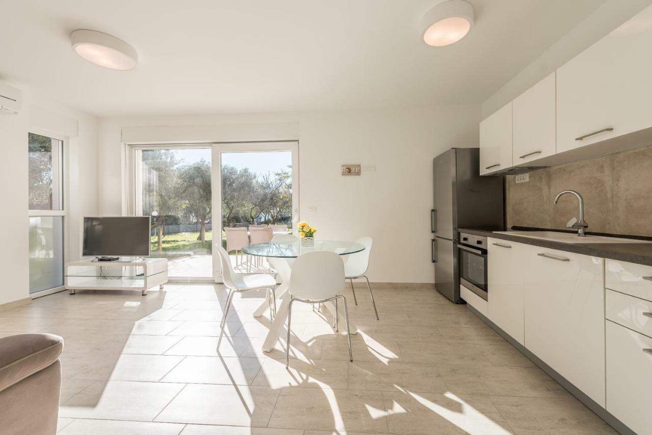Villa Amfora - First Row By The Sea Bibinje Exterior foto